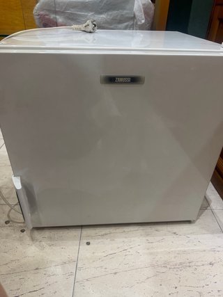 Nevera pequeña Zanussi