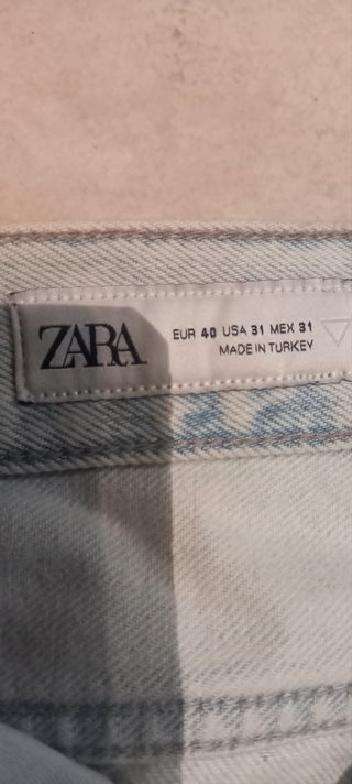 Calças ZARA Rasgadas Tam. 40