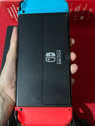 Nintendo Switch OLED con accessori