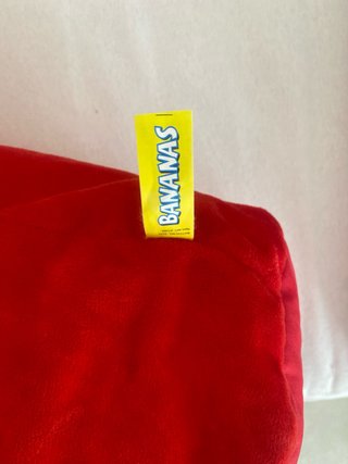 Guante de peluche rojo con POW!