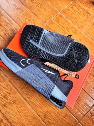 Zapatillas Nike Metcon Negras y Grises