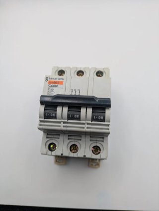 Merlin Gerin C60N Interruptor Térmico 3P