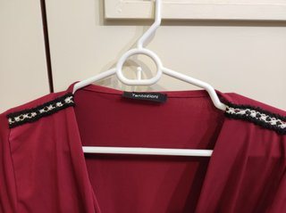 Blusa granate cruzada joya hombro - Nueva