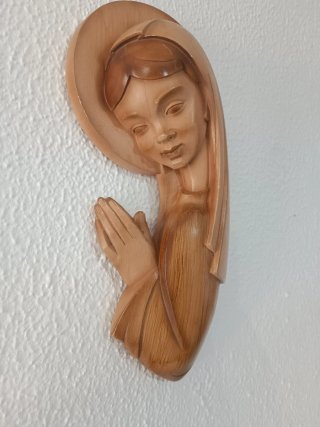 Escultura Joven Virgen Rezando Colgante Vintage