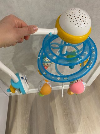 Móvil proyector cuna bebé con música y luces