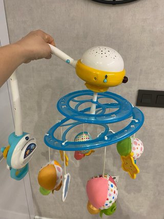 Móvil proyector cuna bebé con música y luces
