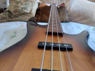 Bajo Ibanez SoundGear