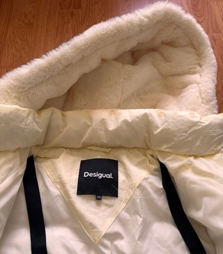T-XXL. Chaqueta crema. Desigual.