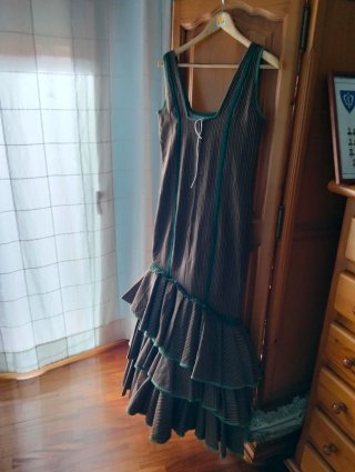 Vestido de flamenca marrón y turquesa