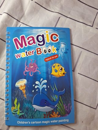 Libro mágico de agua