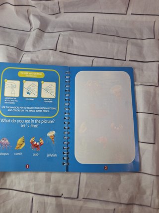 Libro mágico de agua