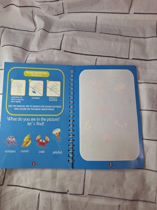 Libro mágico de agua