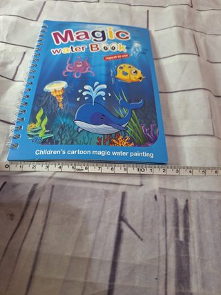 Libro mágico de agua