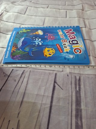 Libro mágico de agua