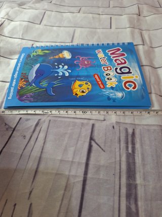 Libro mágico de agua
