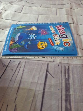 Libro mágico de agua