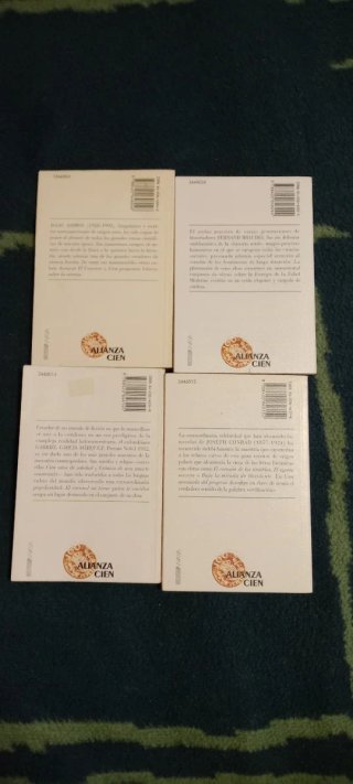 Lote de 10 libros de la colección Alianza Cien -