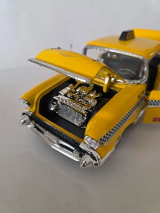 Deadpool 1957 Chevy Bel Air 1:24