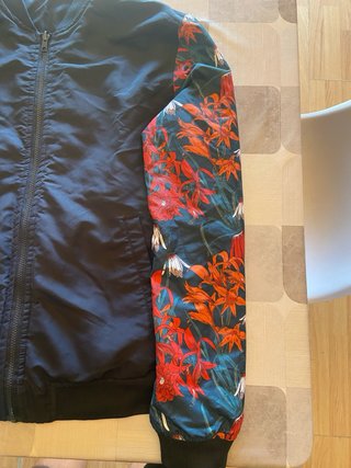 Chaqueta Bomber Reversible Estampada