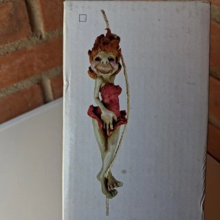 Figura duende colgante decorativa