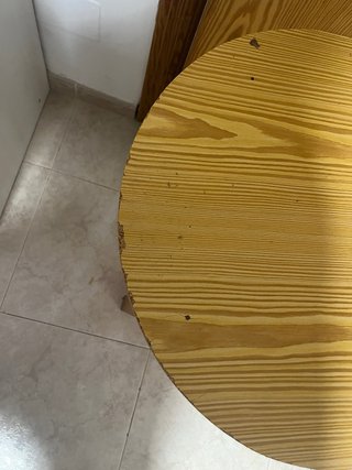 Mesa auxiliar de madera