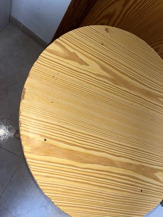 Mesa auxiliar de madera