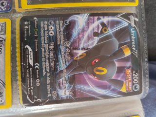 Umbreon V tipo oscuro(no original)