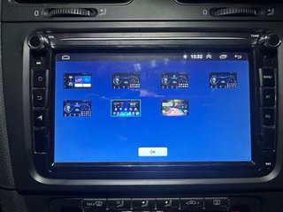 Pantalla de Coche con Cables