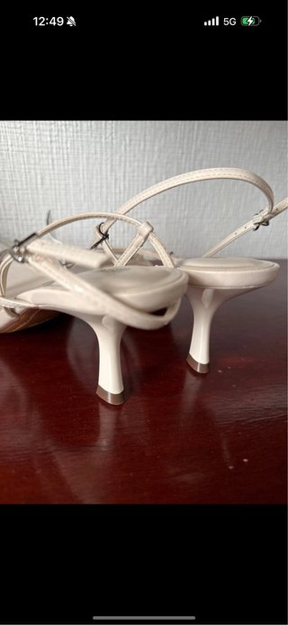 Sandalias Zara Talla 38 Beige Nuevas