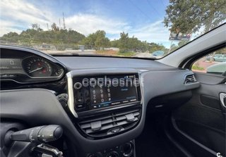 Peugeot 208 Signature 1.2L PureTech
