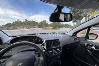 Peugeot 208 Signature 1.2L PureTech