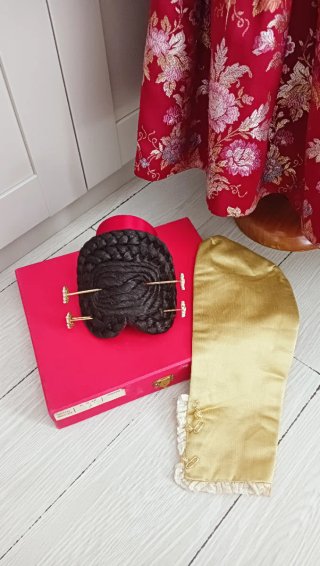 Traje Fallera Niña, corpiño 2 mangas+aderezo+moño