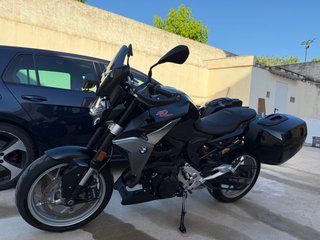 BMW F900R Negra y Plata
