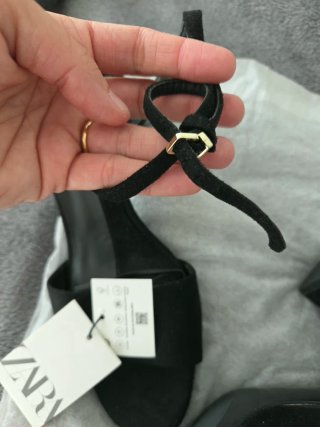 Sandalias Zara Tacón Negro