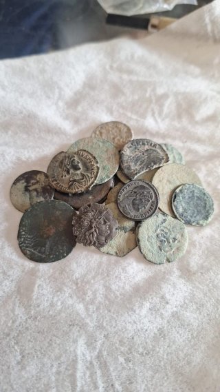 Lotto di antiche monete romane