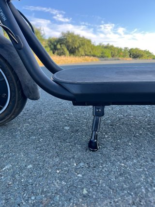 Patinete eléctrico negro 25 km/h