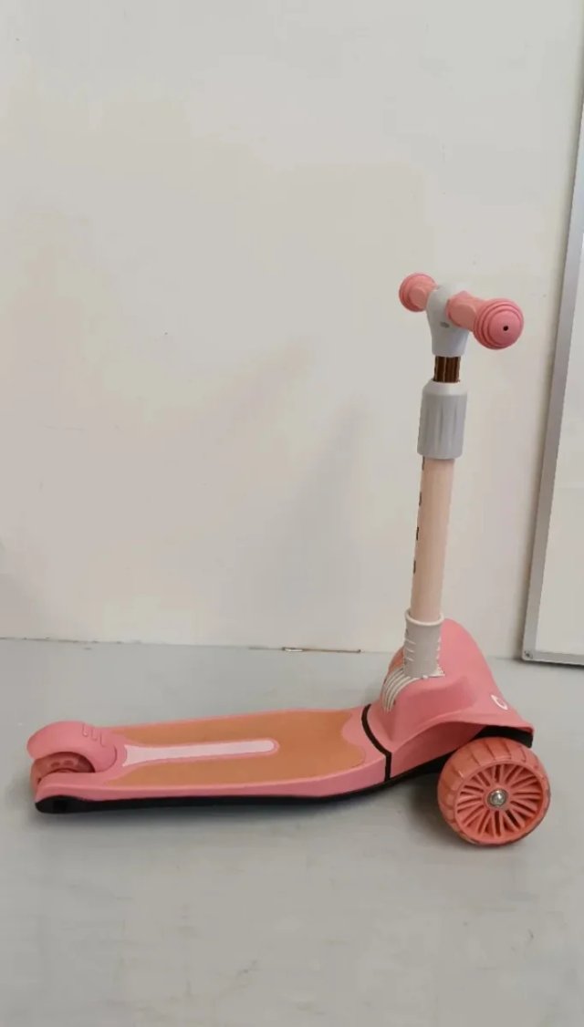 Patinete LIONELO Timmy 3 Ruedas W32Y1724