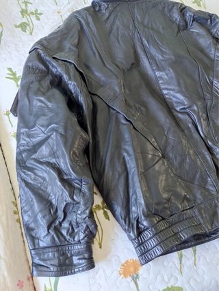 Chaqueta de Piel Negra