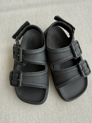 Sandalias nuevas, Tamaño 24 ( ZARA)