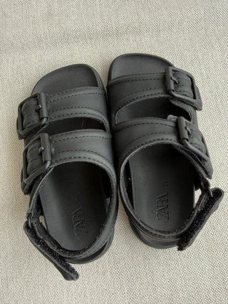 Sandalias nuevas, Tamaño 24 ( ZARA)