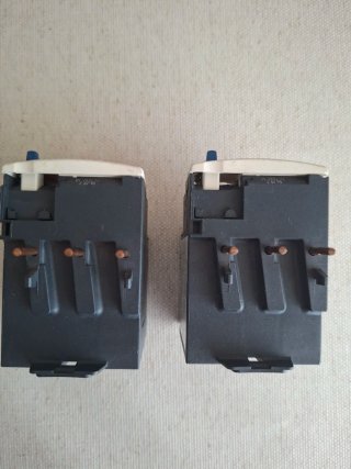 2 Relés Térmicos Telemecanique LRD-12