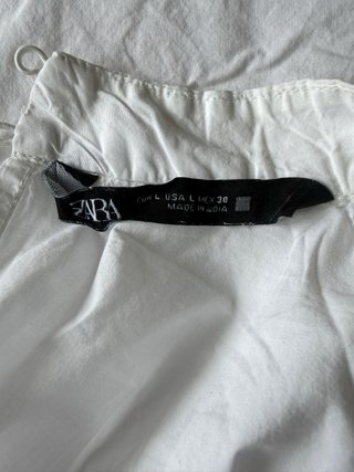 Blusa Zara romántica blanca