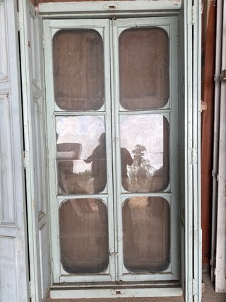 Ventanal antiguo madera con contraventanas