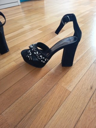 Zapatos de fiesta Mango negros con pedrería