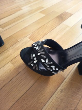 Zapatos de fiesta Mango negros con pedrería