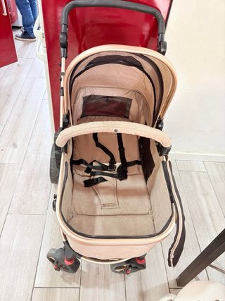 Carrito de bebé color beige