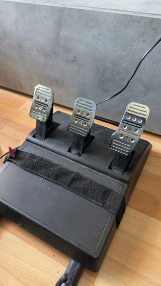 Volante Thrustmaster T300RS