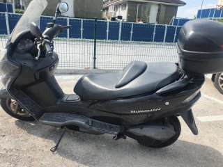 Suzuki Burgman 125 averiada para piezas