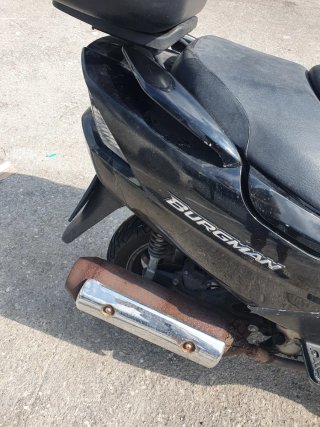 Suzuki Burgman 125 averiada para piezas
