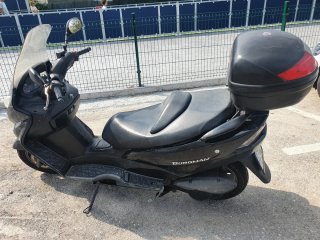 Suzuki Burgman 125 averiada para piezas